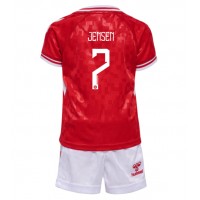 Camisa de time de futebol Dinamarca Mathias Jensen #7 Replicas 1º Equipamento Infantil Europeu 2024 Manga Curta (+ Calças curtas)